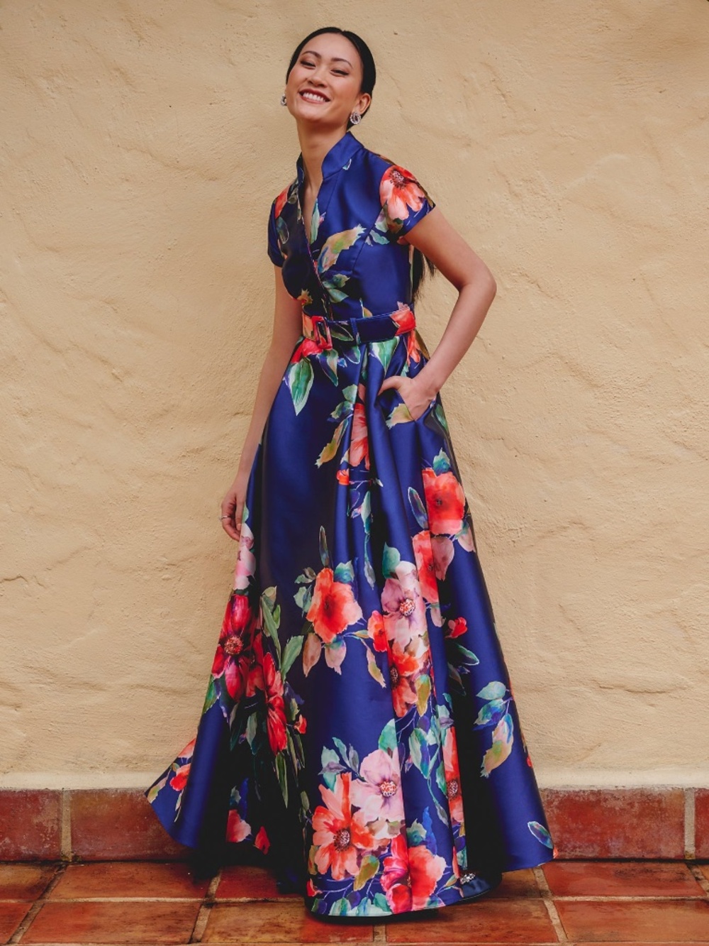 Adrianna Papell Short Sleeve Magnolia Floral Ballgown In Navy Multi Size 16Navy